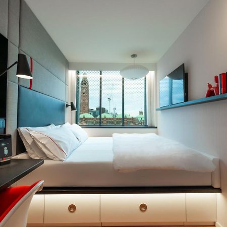 Citizenm London Victoria Station Hotel Bagian luar foto